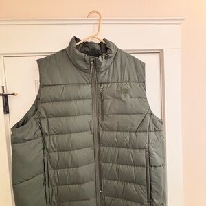 North Face Men's Green Puffer Vest
